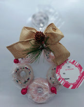 Load image into Gallery viewer, Bath Bomb holiday wreaths
